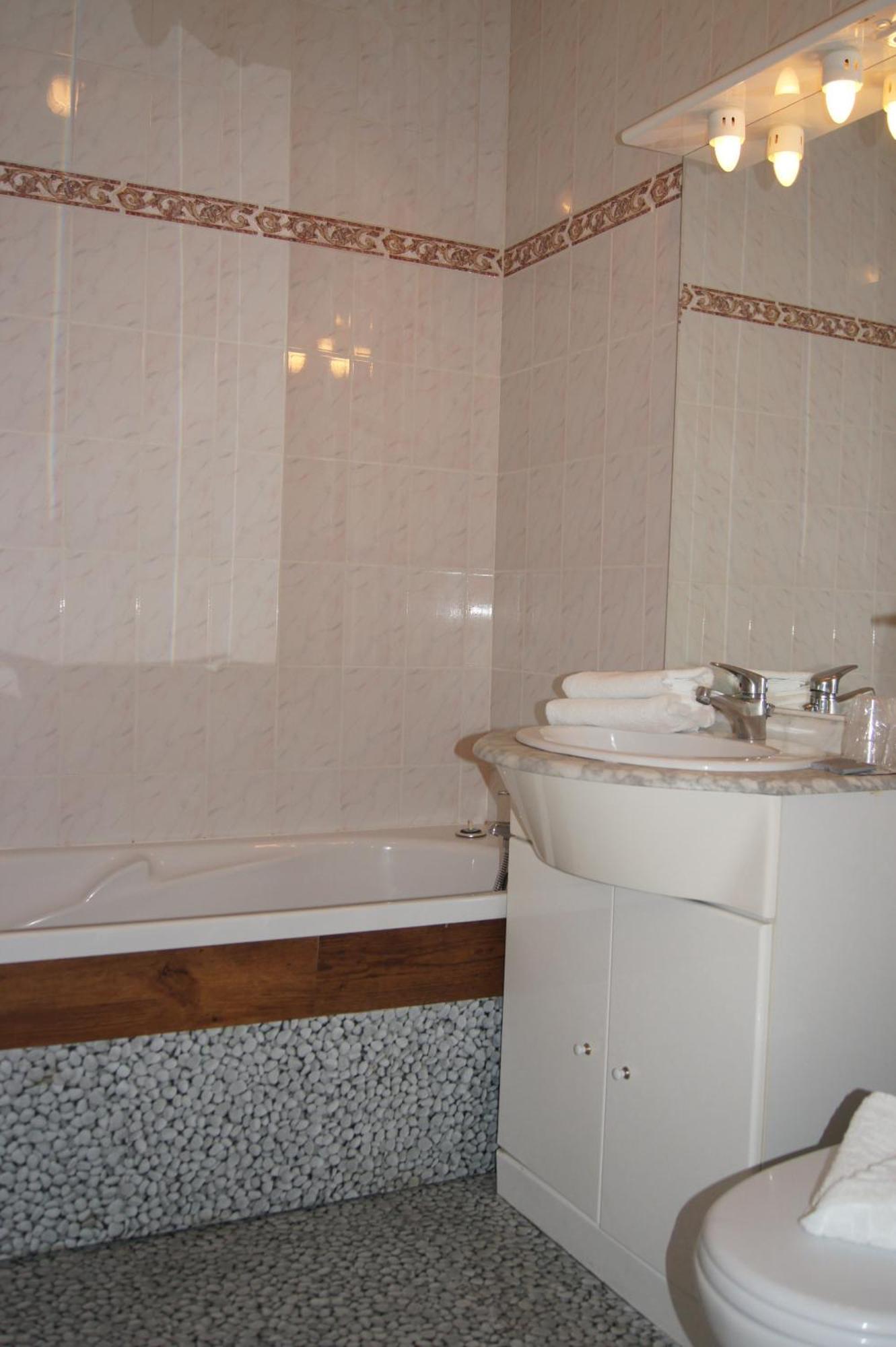 Hotel Aux Trois Jean Le Crotoy Esterno foto